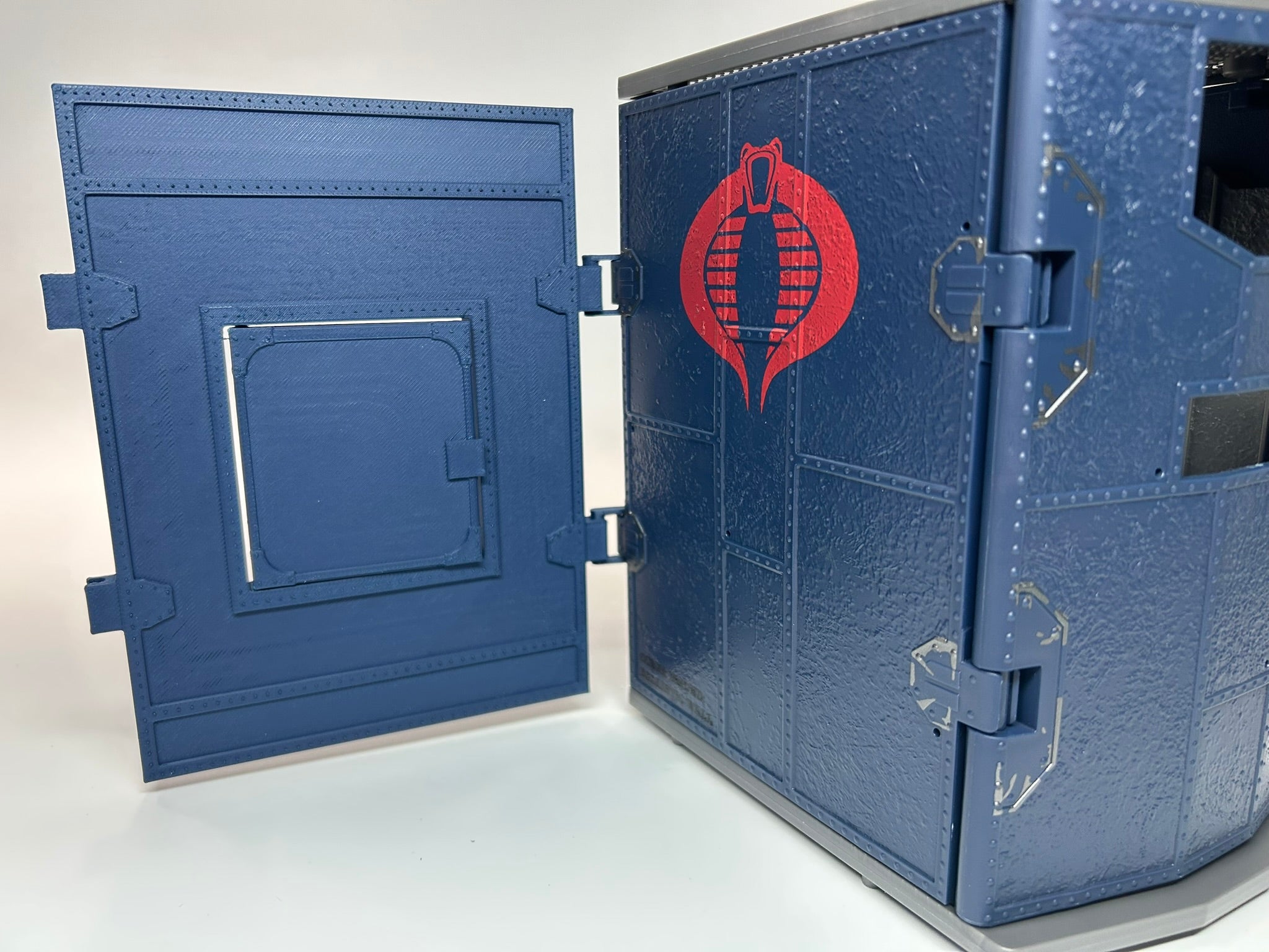 Defense - Wall w/Hatch