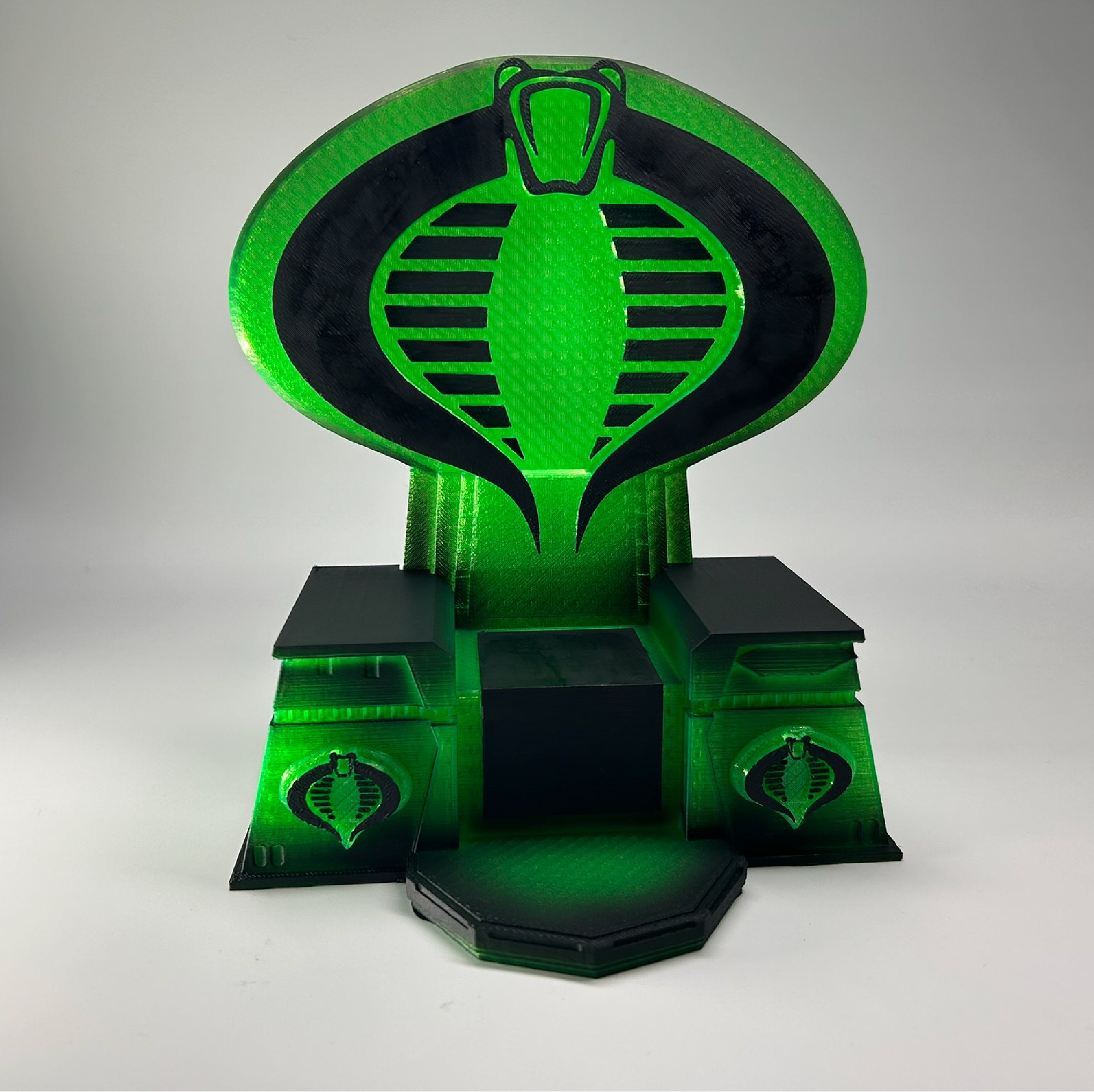 Cobra Throne - Custom - 1 of 1 - Green/Black