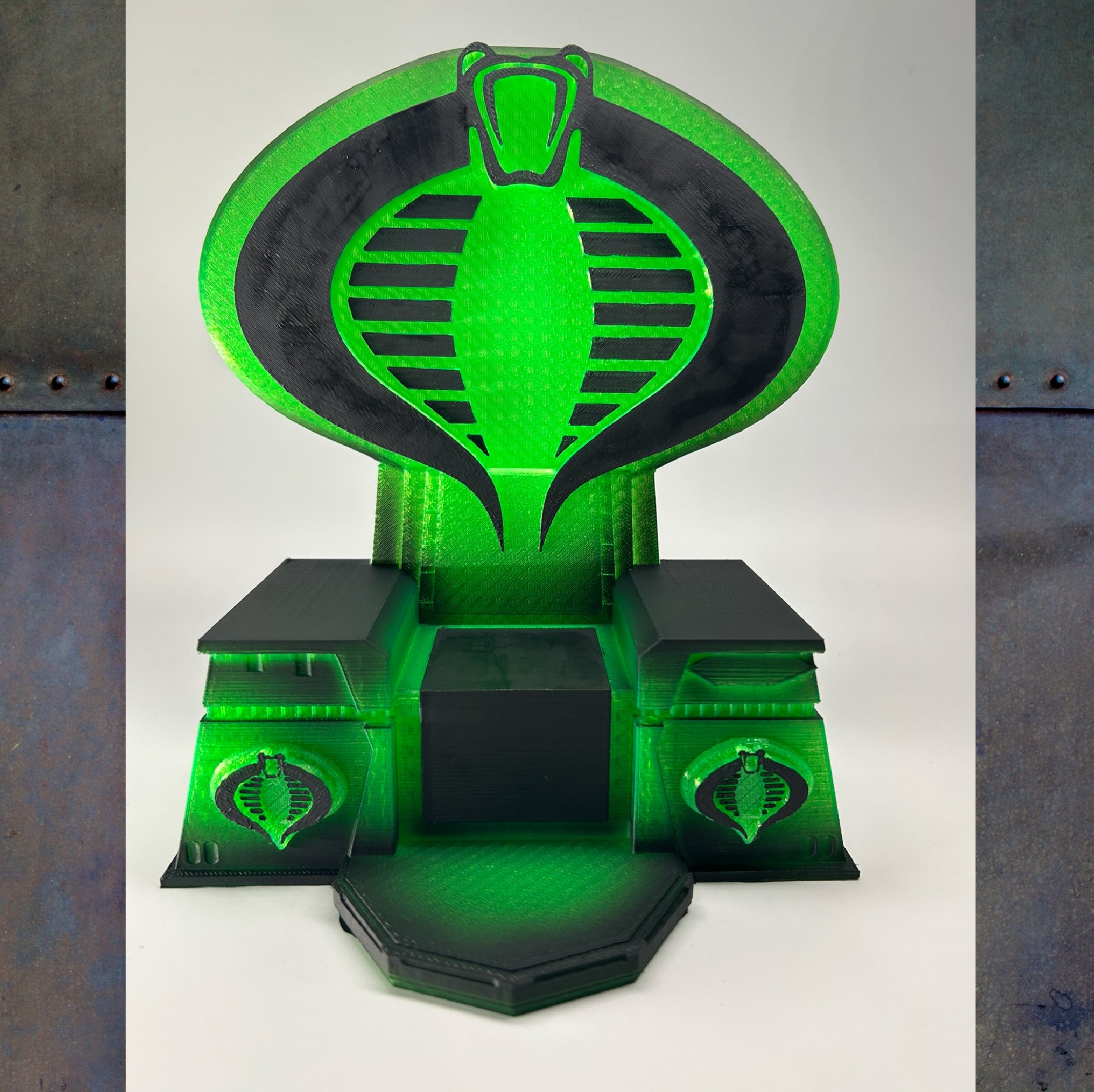 Cobra Throne - Custom - 1 of 1 - Green/Black
